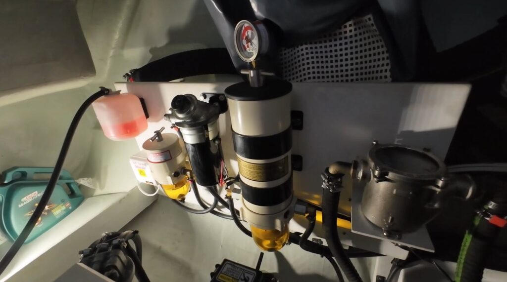 Fuel polishing system