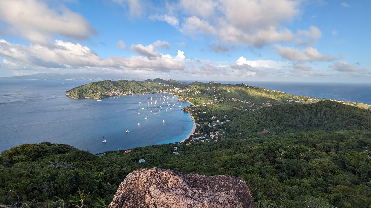 Discover the Best Anchorages Around Bequia – Reviewed by Liveaboard Sailors
