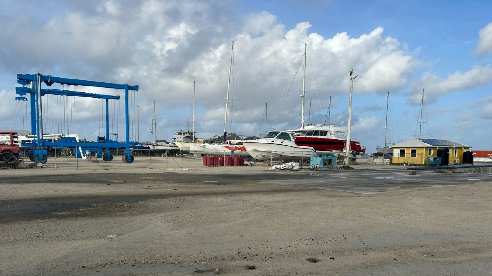 Cruisers Trapped Ashore Since the Construction of a Fence